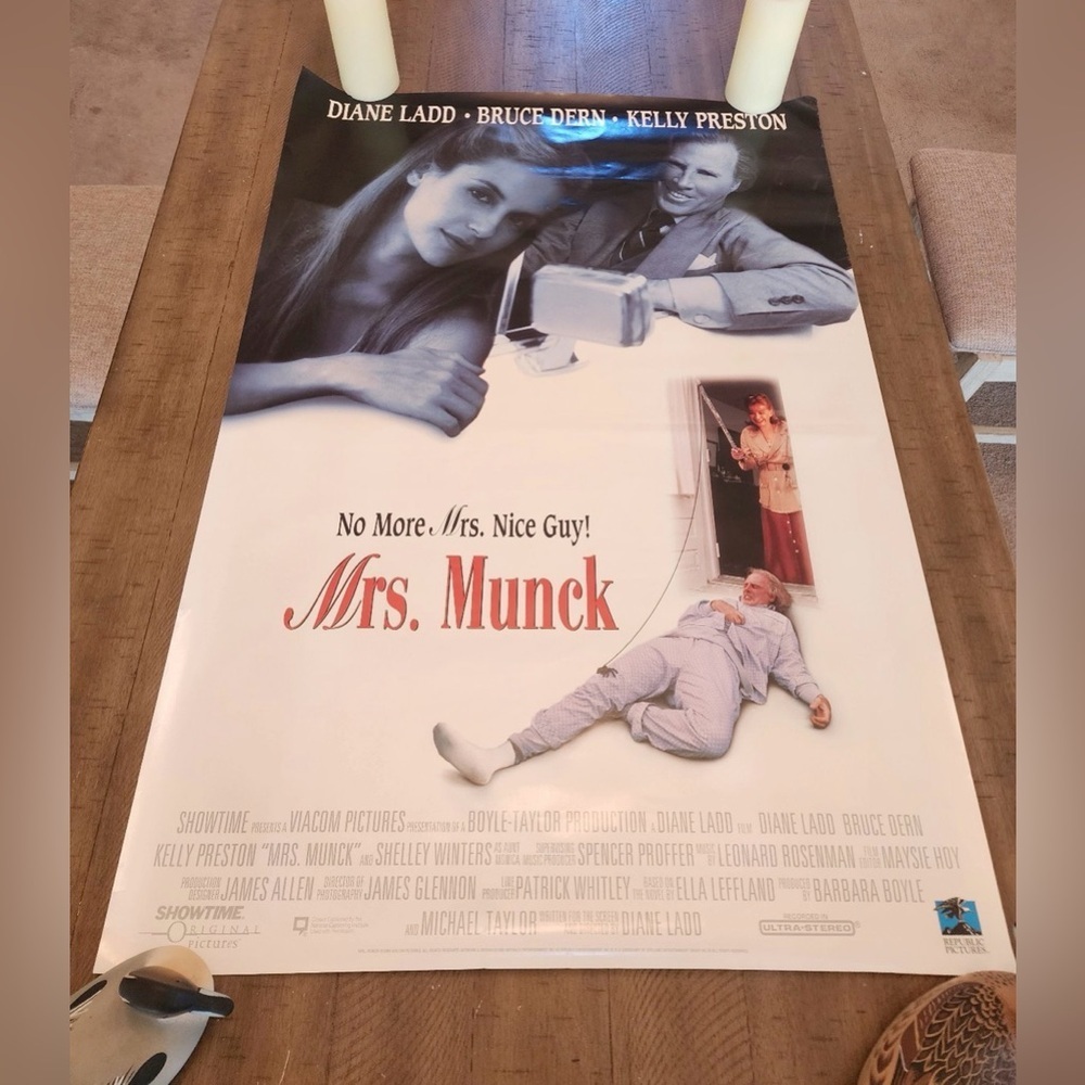 Vtg MRS. MUNCK 1995 movie poster 27x40 Diane Ledd, Bruce Dern, Kelly Preston